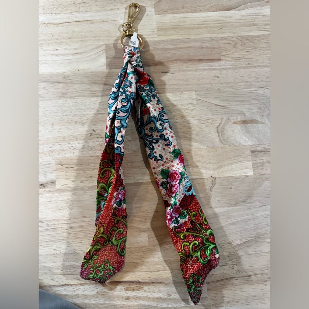 Johnny Was Zolia Silk Keychain
100% Silk NWT